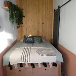 B&B \